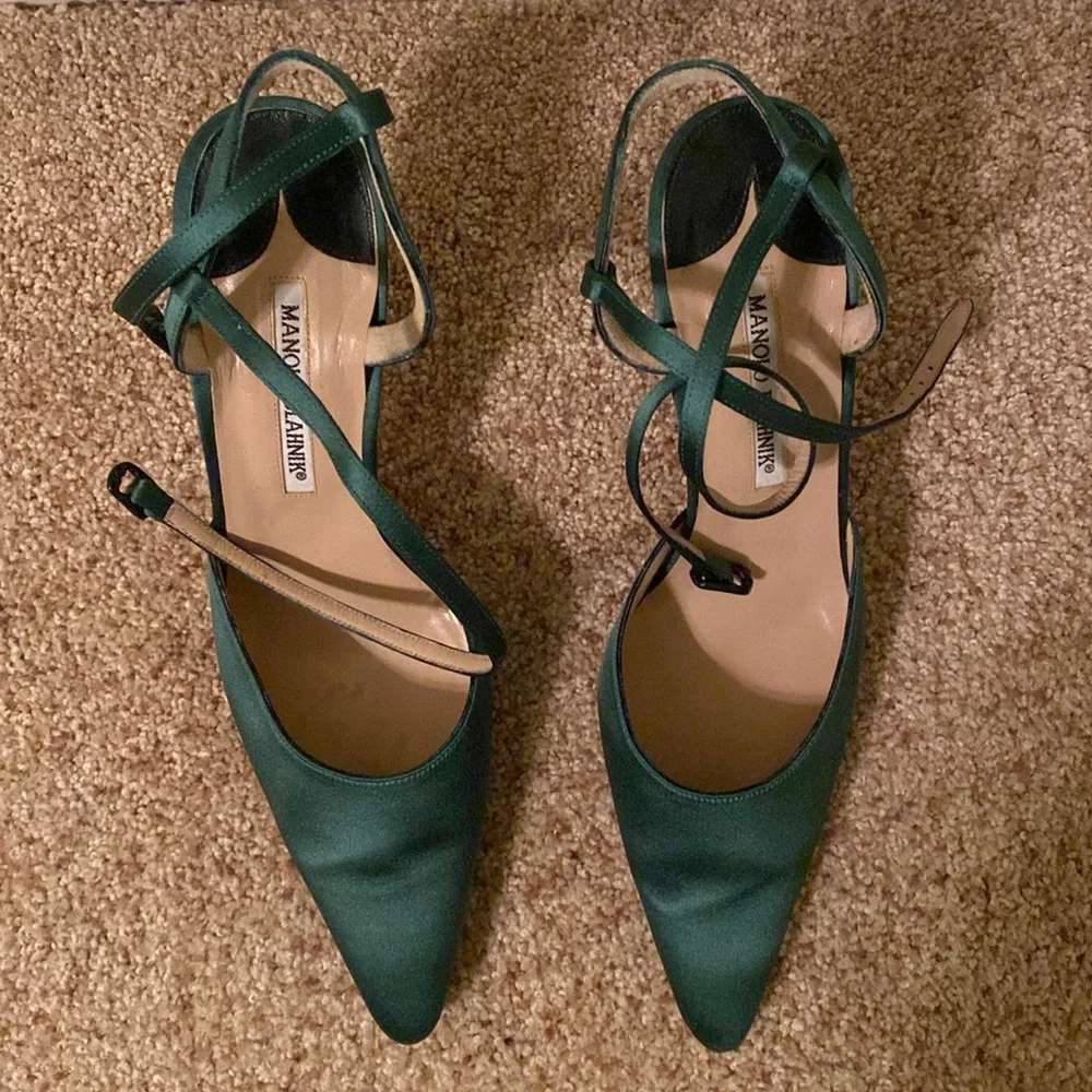 Manolo Blahnik | Kelly Green Satin Heels